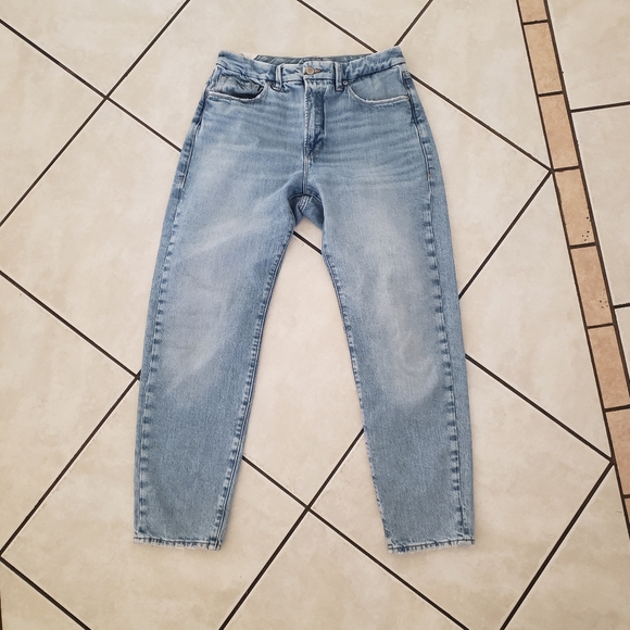 Good American Denim - NWT Good American Straight Leg Light Wash Jeans 27/4